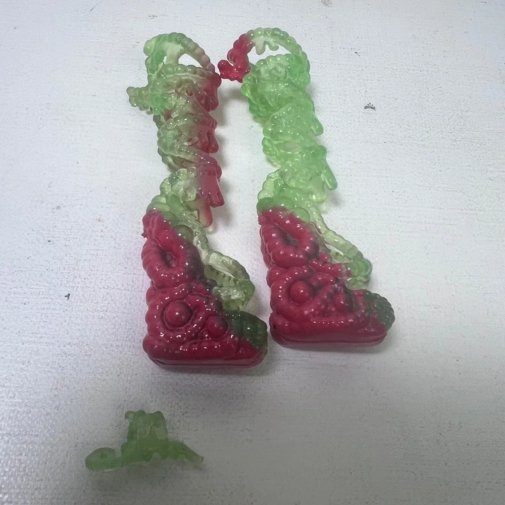 Monster High Sweet Screams Ghoulia Yelps Doll Bracelet & Boots Mattel 2014